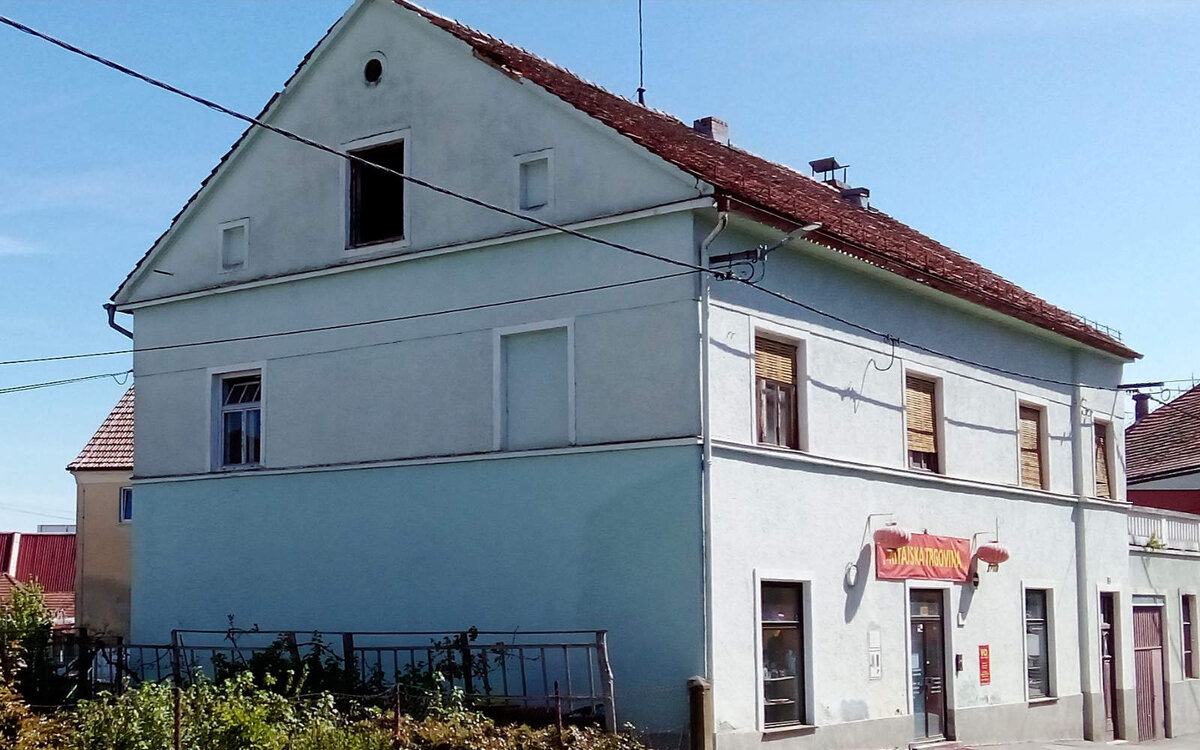Hrasteljeva hiša v Lenartu