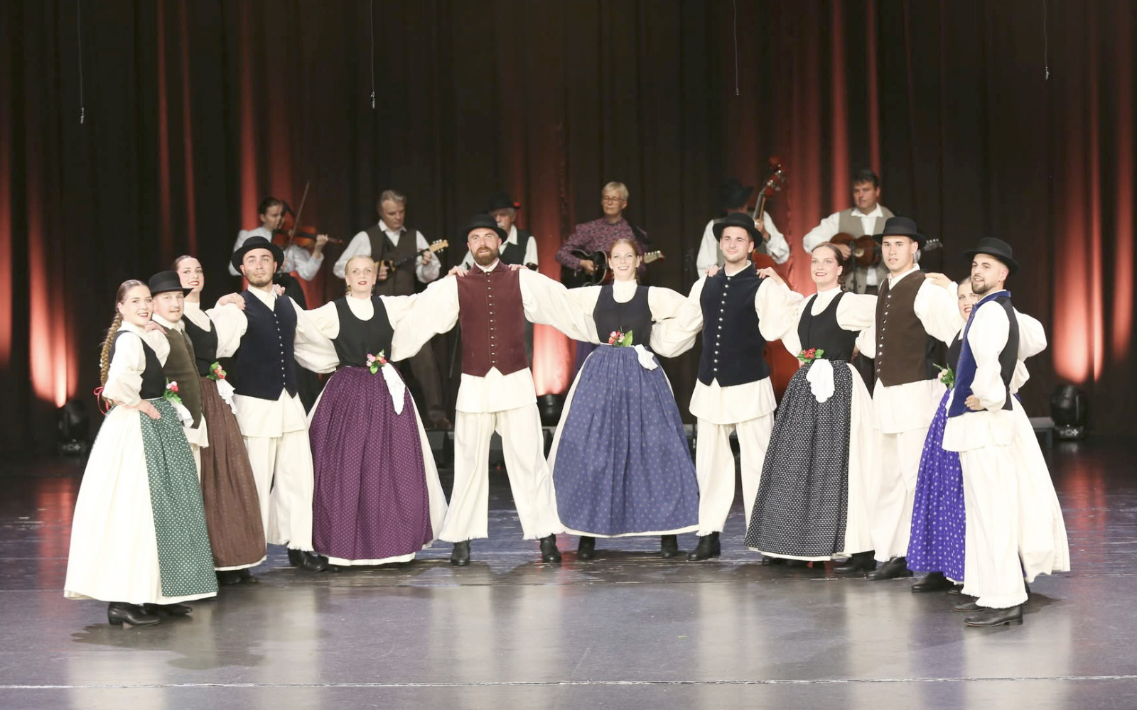 Anovski folklorniki med najboljšo sedmerico v Sloveniji